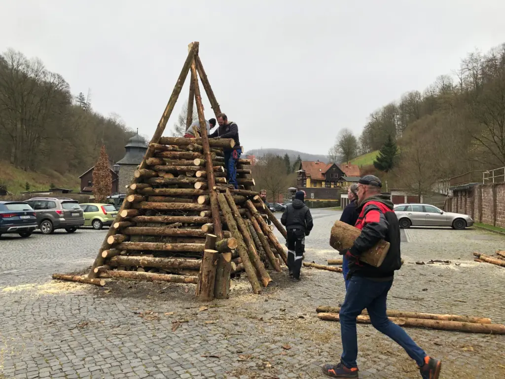 Osterfeuer 2023: Gemeinsam vorbereitet, gemeinsam gefeiert – Aufnahme 12